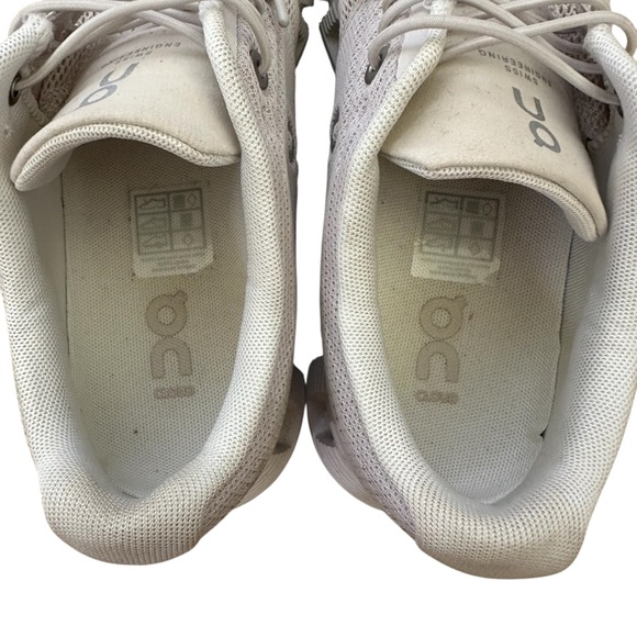 On ~ Women’s off white/Taupe Running & Training Shoe ~ Size 6 - Picture 12 of 12